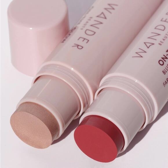 WANDER BEAUTY On-the-Glow Blush and Illuminator Strawberry Fields / Nude Glow - Picture 1 of 5